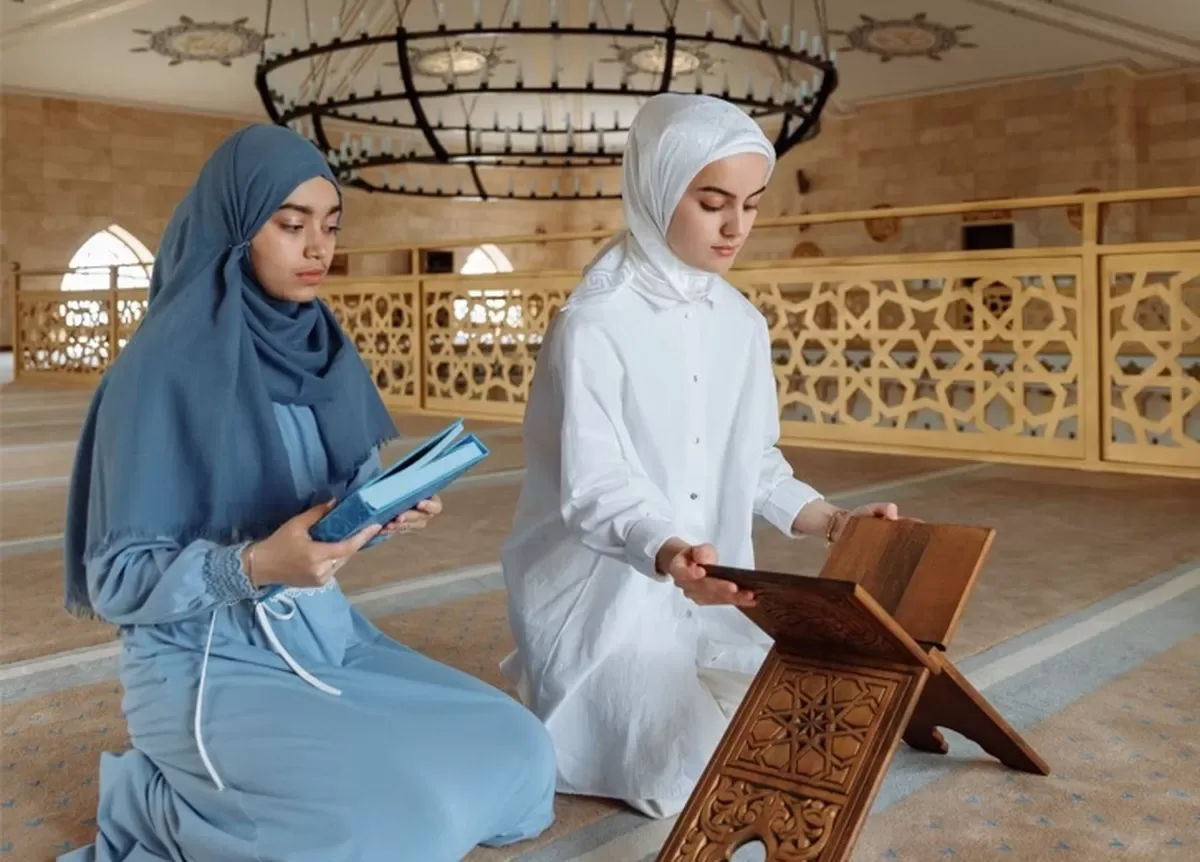 adab berpakaian muslimah syar'i - Kriteria Pakaian untuk Segmen Perempuan Aktif di Lingkungan