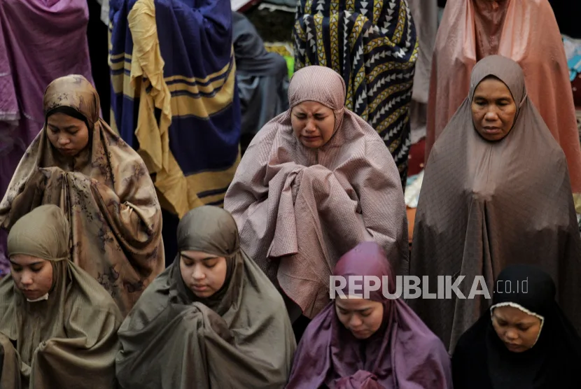 adab bertutur kata wanita muslimah