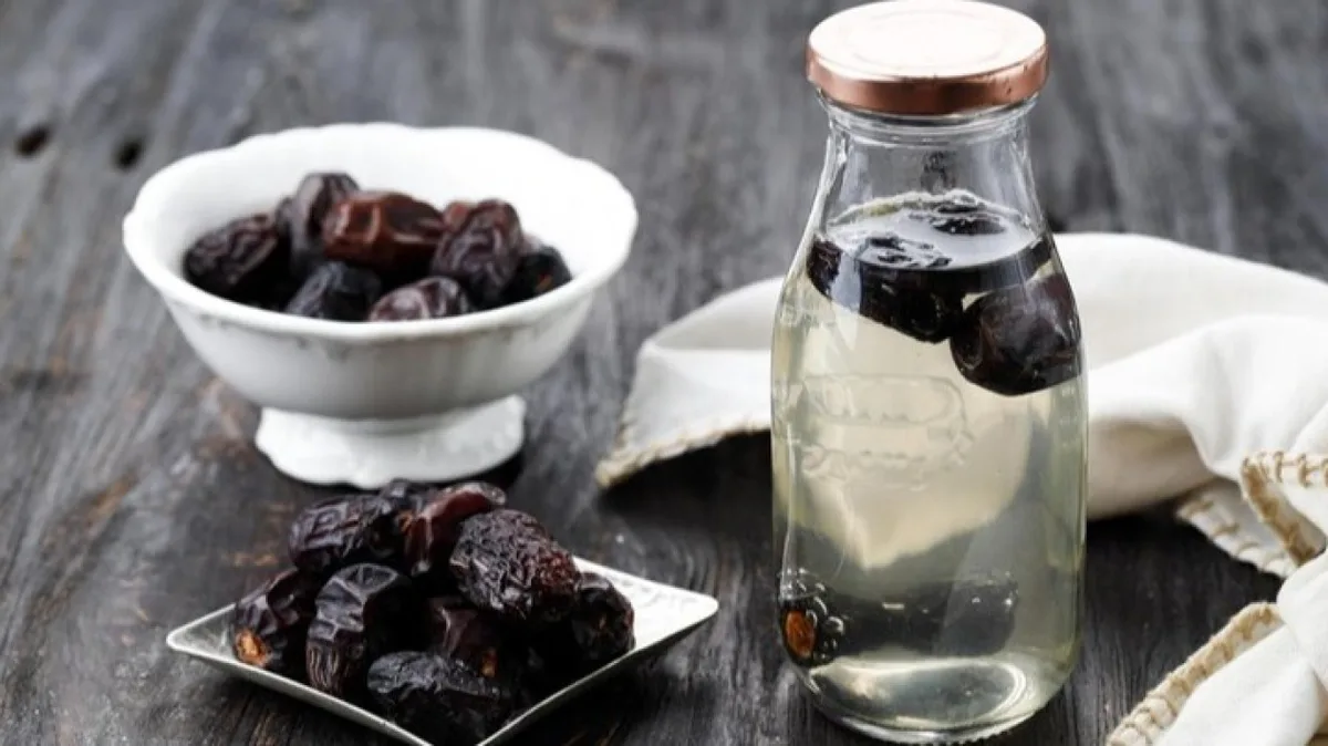 detoks tubuh dengan air nabeez: Cara Membuat Infused Water Kurma yang Benar dan Higienis
