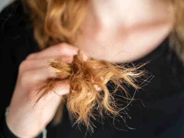 rambut bercabang: 2. Ganti Kebiasaan Mencuci Rambut yang Membuat Ujung Kering