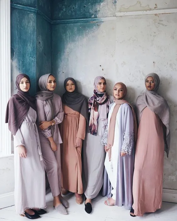 adab berpakaian muslimah syar'i