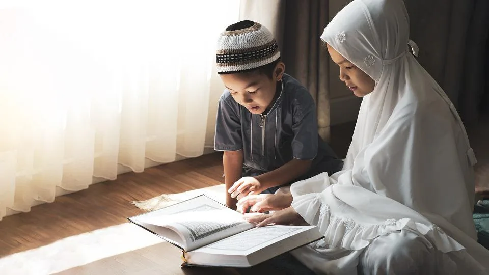 kebiasaan membaca al quran setiap hari - Keberkahan Keenam: Peningkatan Kualitas Ibadah dan