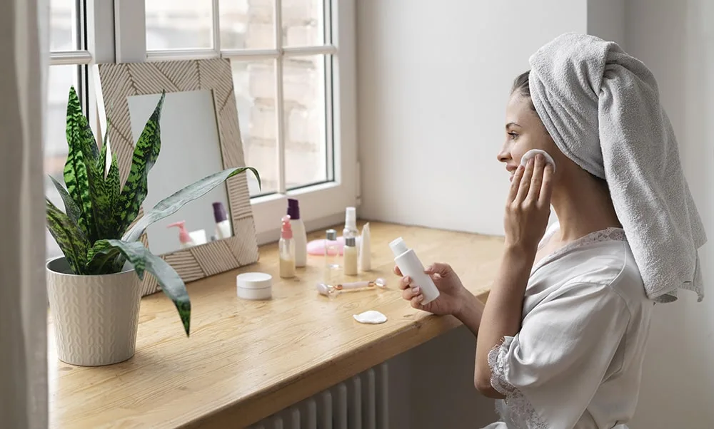 urutan skincare pagi: Langkah 3: Serum sebagai Fokus Perawatan Kulit