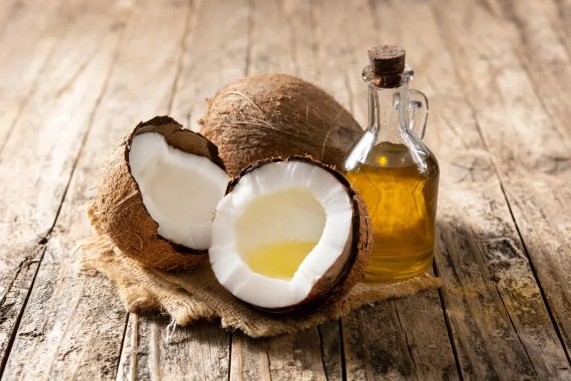 minyak kelapa untuk rambut: Kandungan Aktif di Balik Manfaat Minyak Kelapa Rambut