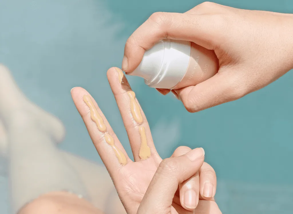 cara reapply sunscreen - 3. Terapkan Teknik Menepuk, Bukan Menggosok