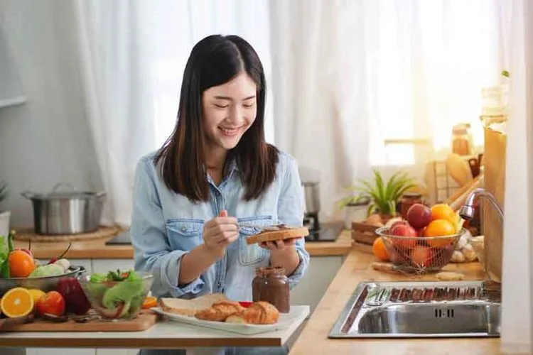 pola makan sehat wanita usia 30: Pilar 1: Fondasi Nutrisi agar Tubuh Tidak Cepat Menua