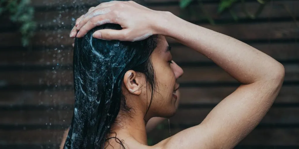 apakah boleh keramas saat haid: Panduan Bersuci Wanita Haid yang Benar dan Mudah