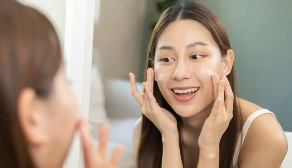 cara reapply sunscreen