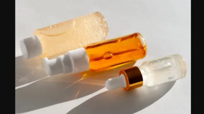 serum dulu atau moisturizer - Apakah Urutan Ini Berlaku untuk Pria Juga?