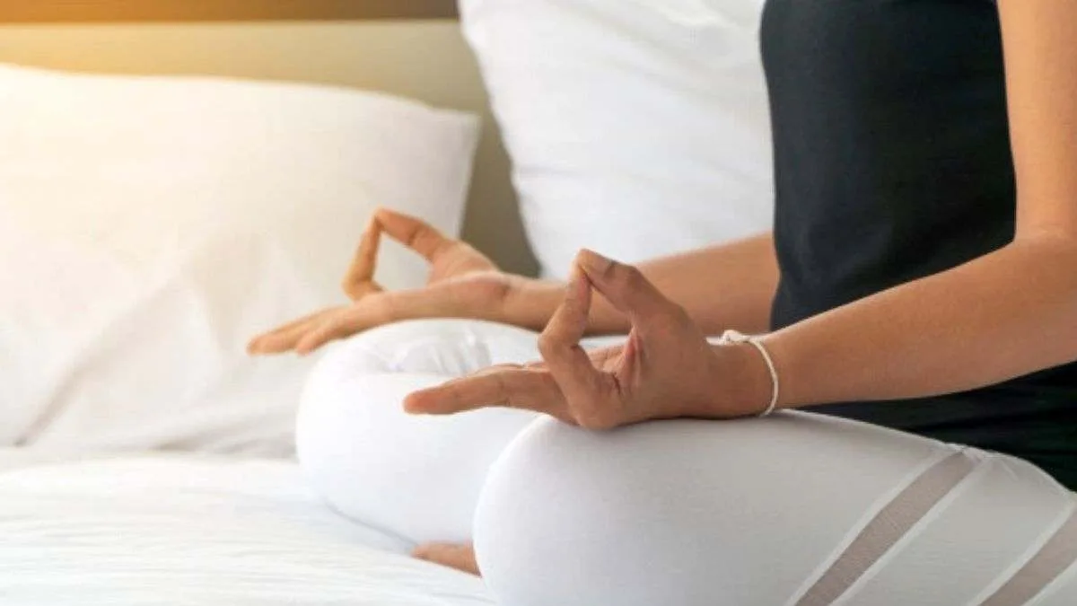 kebiasaan sebelum tidur perempuan: 1. Meredakan Tubuh Dulu, Baru Menenangkan Hati