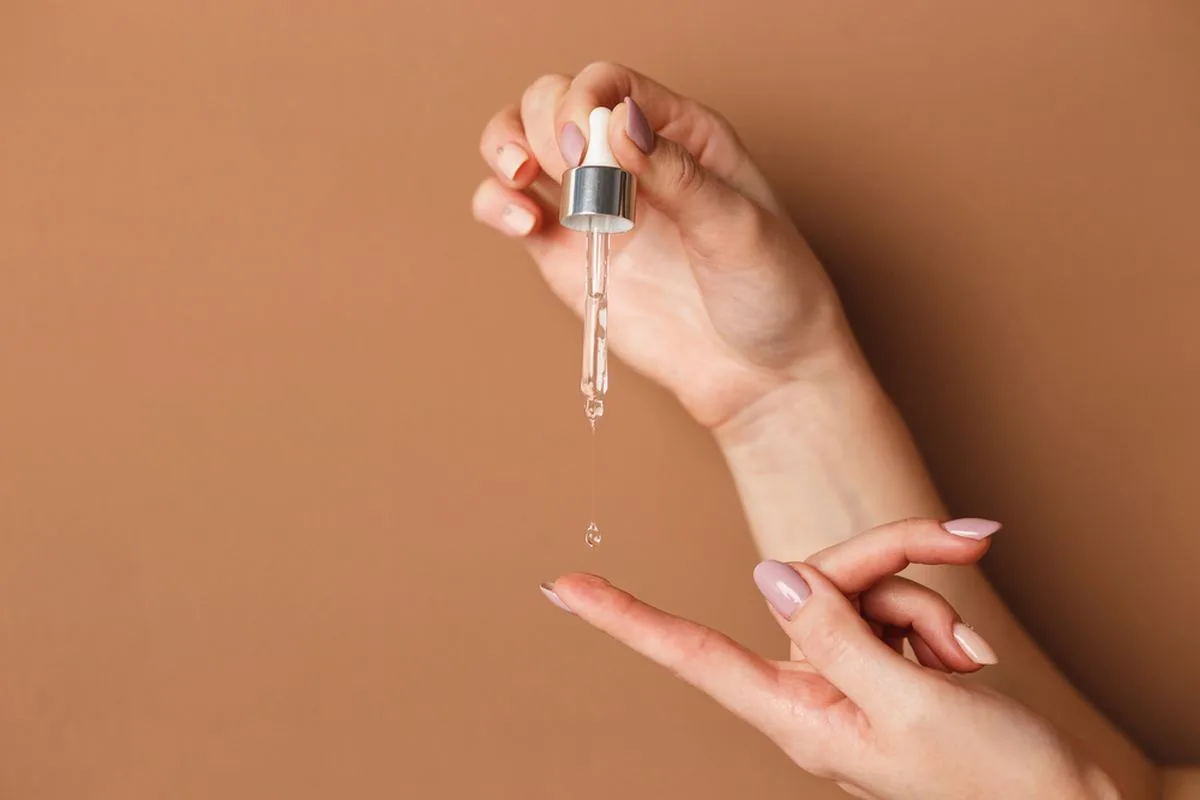 Tabel Perbandingan Jenis Serum Wajah Berdasarkan Tujuan
