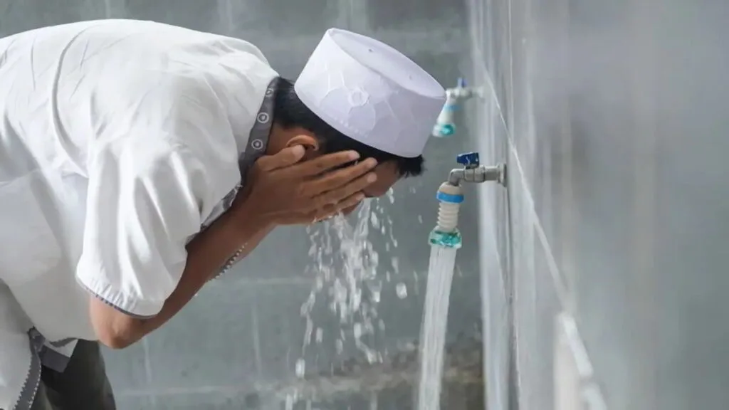 Bagaimana Muslimah Menerapkan Kebiasaan Wudhu sebelum Tidur