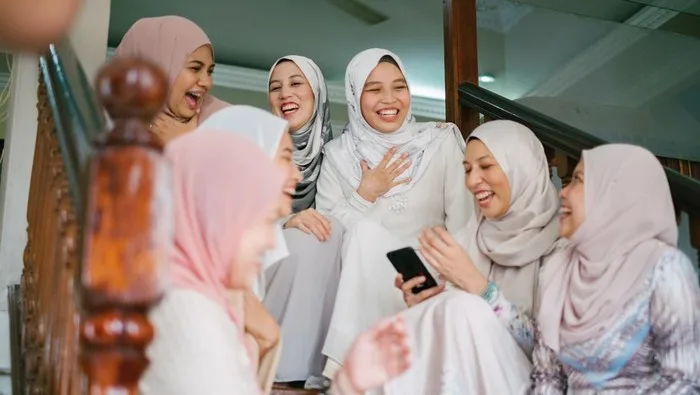 adab bersosial media bagi muslimah - Membangun Ekosistem Digital yang Sehat dalam Lingkaran