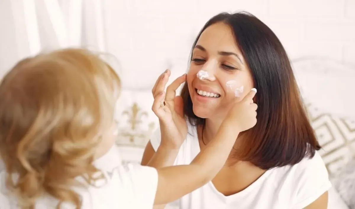 cara reapply sunscreen
