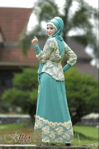 adab berpakaian muslimah syar'i