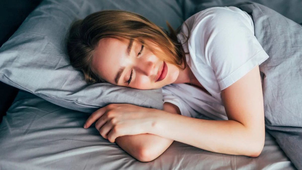 kebiasaan sebelum tidur perempuan - 6. Menghadirkan Kamar sebagai Tempat yang Berbicara
