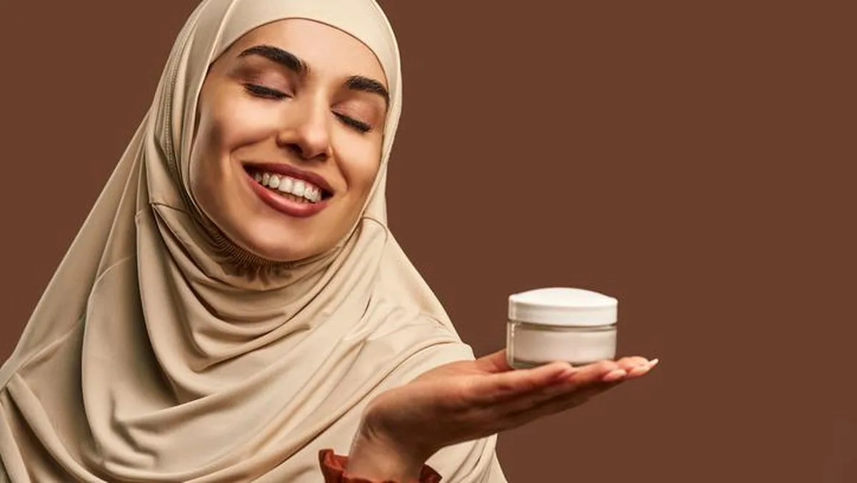 hukum makeup dalam islam: Perbandingan Pandangan Mazhab dan Ulama Kontemporer