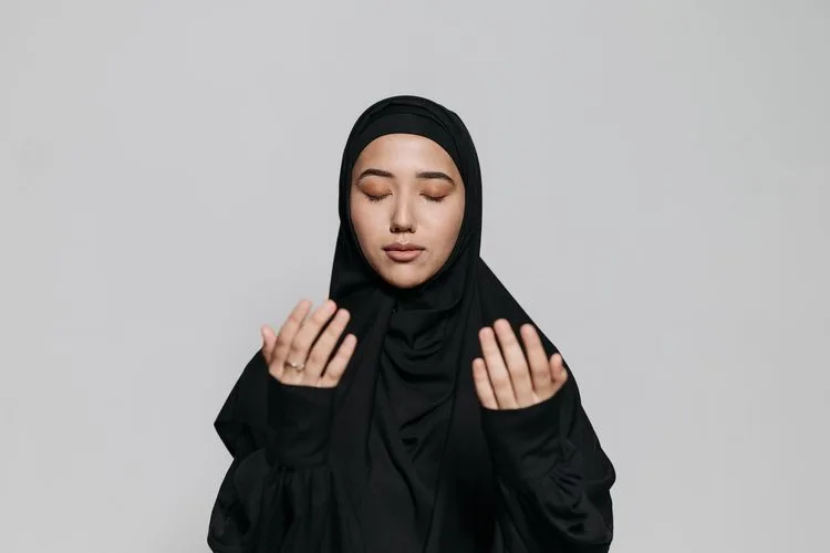 kebiasaan sholat tahajud wanita: Tata Cara Tahajud dan Witir yang Benar untuk Perempuan