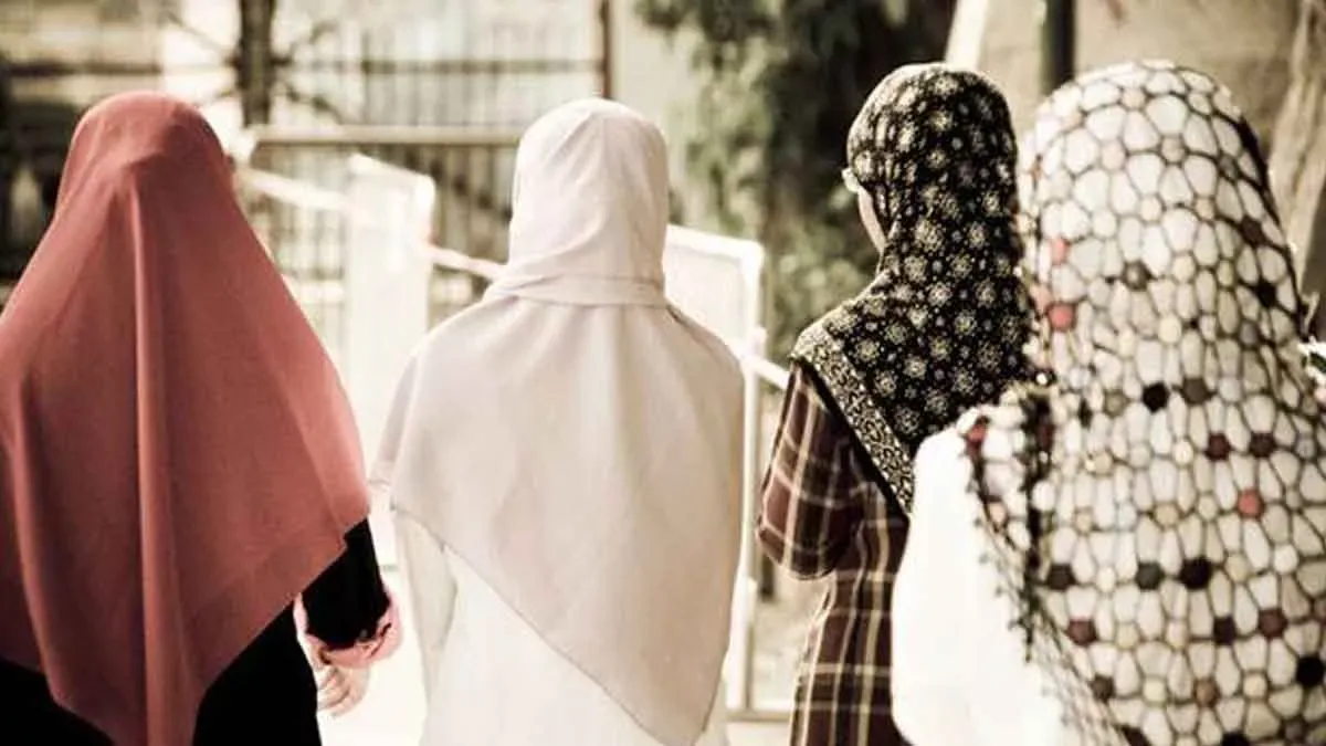 adab bertutur kata wanita muslimah